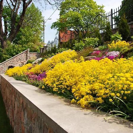 Varmia 住宿加早餐酒店 3*